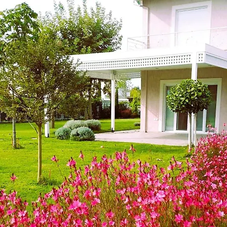 Seaside Boutique Rosee - Beautiful Living *